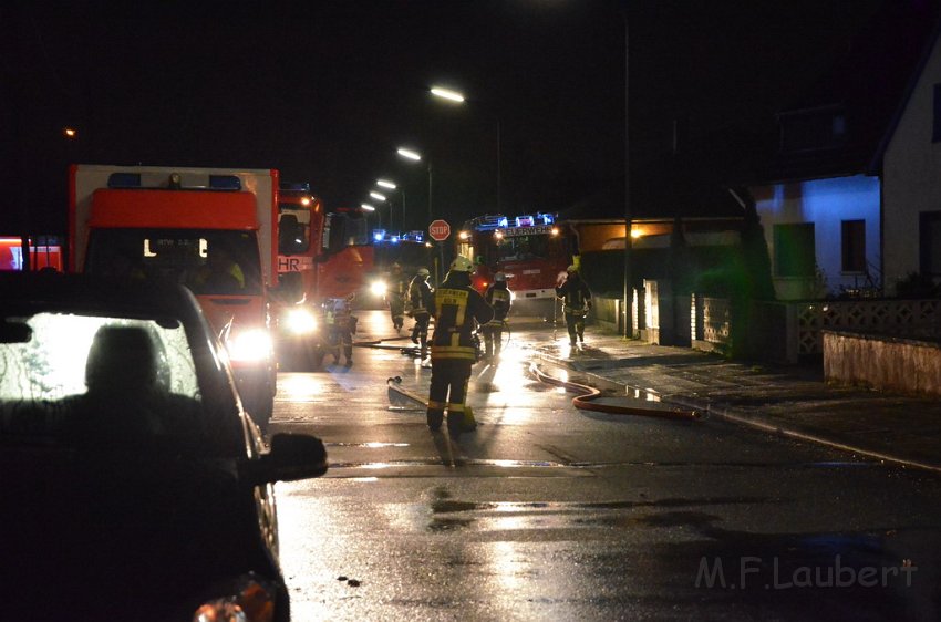 Feuer 4 Koeln Immendorf Giesdorfer Allee P356.JPG